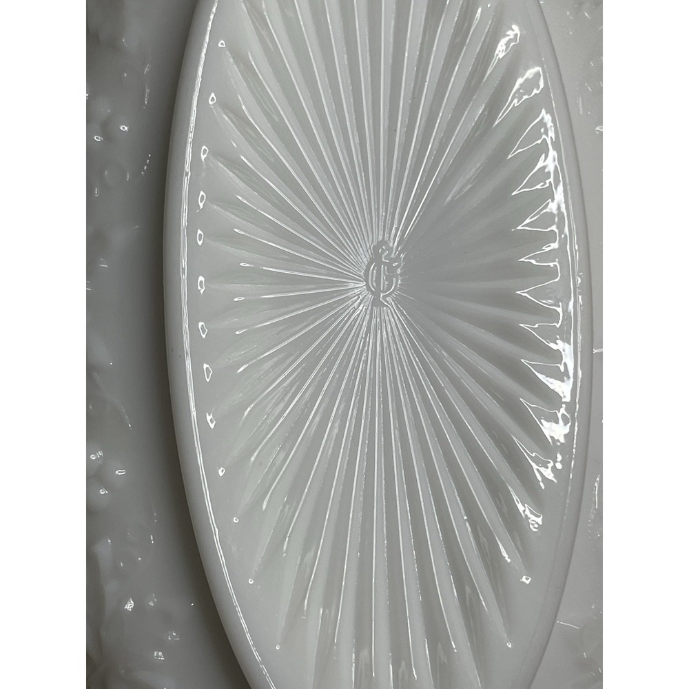 Vintage Grape Milk Glass, Imperial Glass-Ohio Corp. 1950-1980 - Picture 7 of 7
